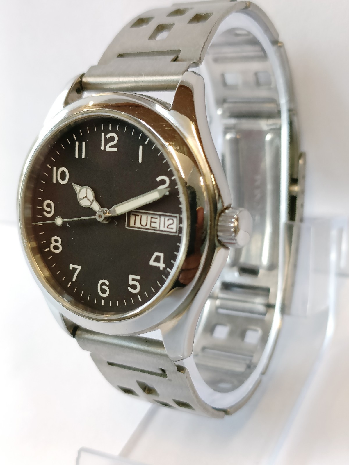 ETTA SWISS AUTOMATIC 25 JEWELS BLACK DIAL MEN’S WORKING CONDITION WRISTWATCH