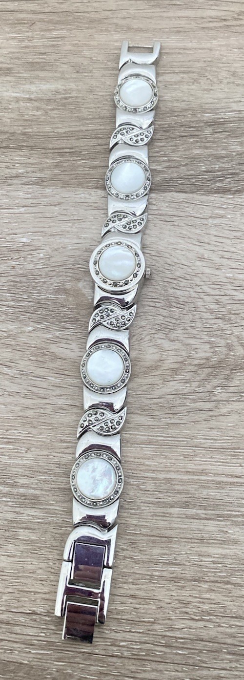 LEE SAND MOTHER OF PEARL FACE SILVER BRACELET WATCH -EXCELLENT CONDITION