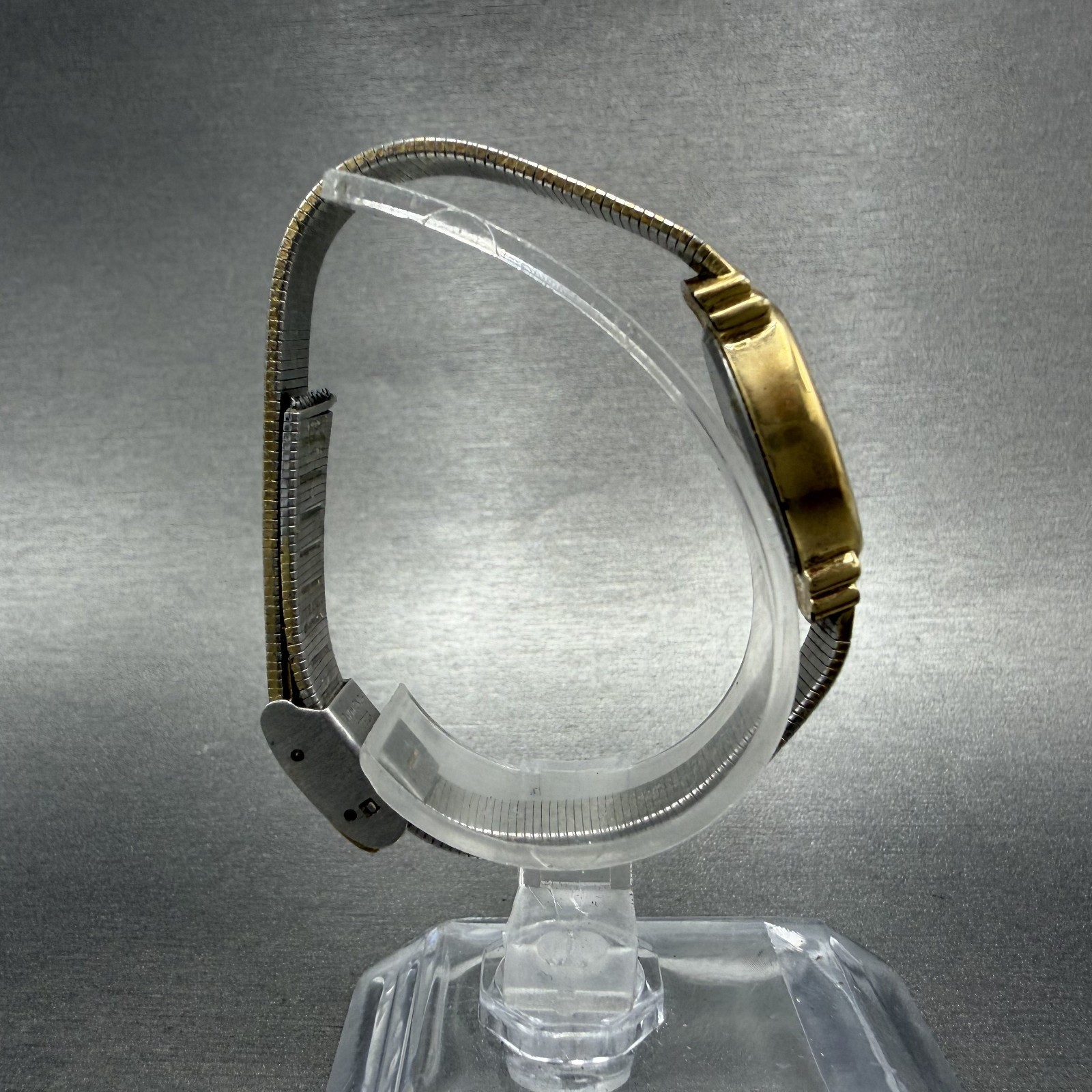 Elgin Watch Women 16mm Champagne Dial Gold Tone Oval Diamond Quartz New Battery