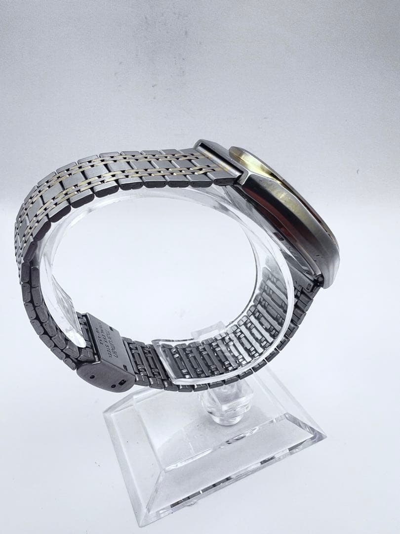 CITIZEN QUARTZ wristwatch, gold and silver case.