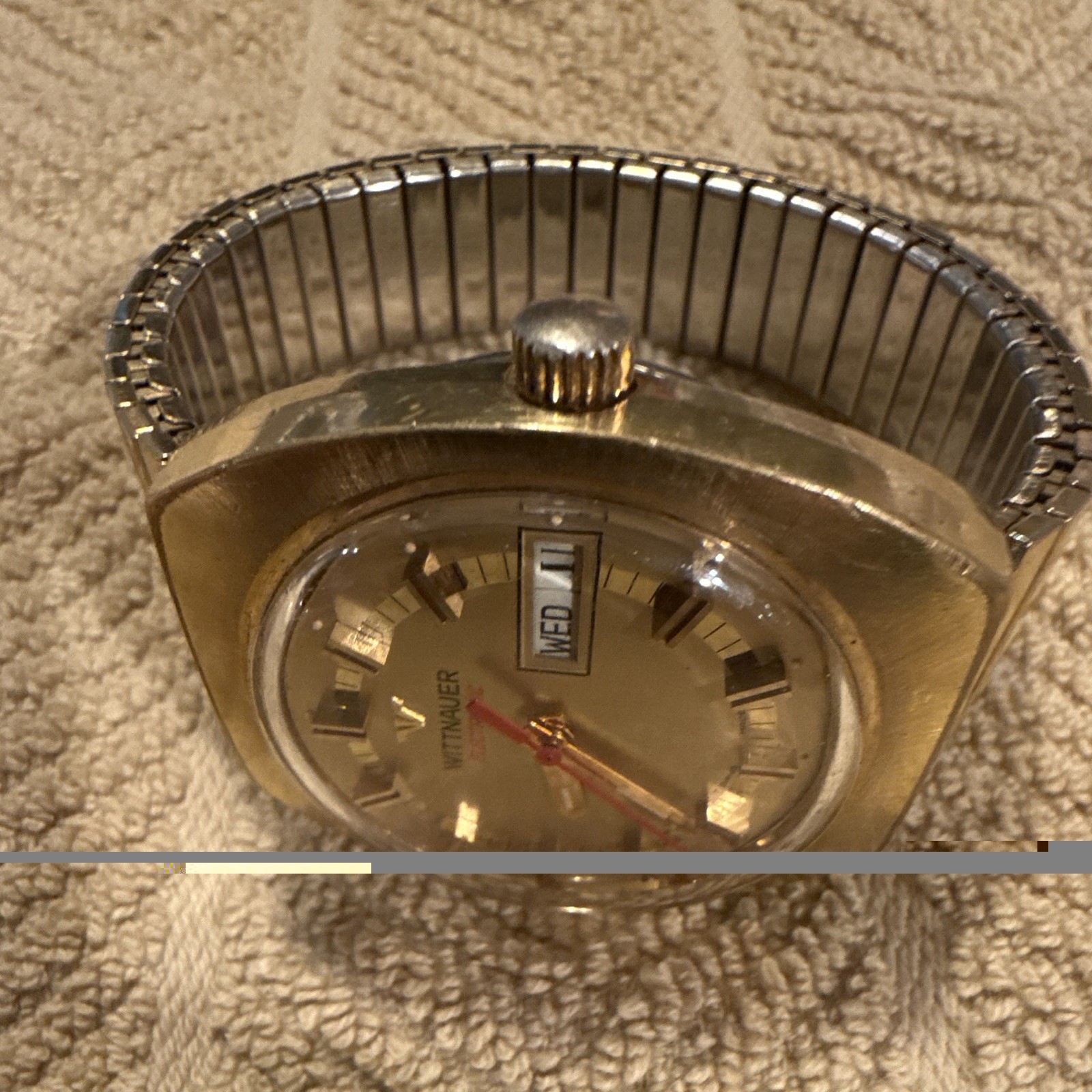 Wittnauer Electronic Men’s Quartz Swiss Made Day/Date Vintage Gold Dial 35mm