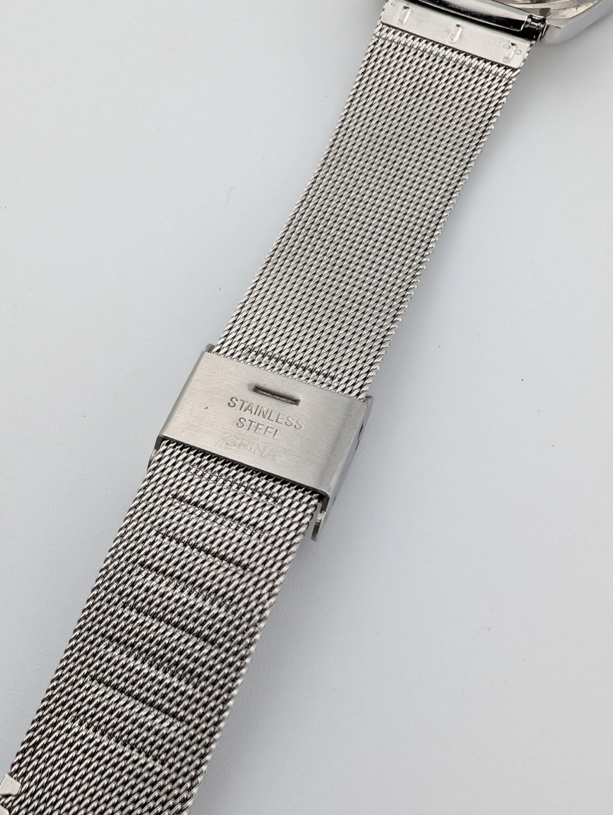 Attention Watch Women 35mm Case Silver Adjustable Mesh Metal Band- New Battery