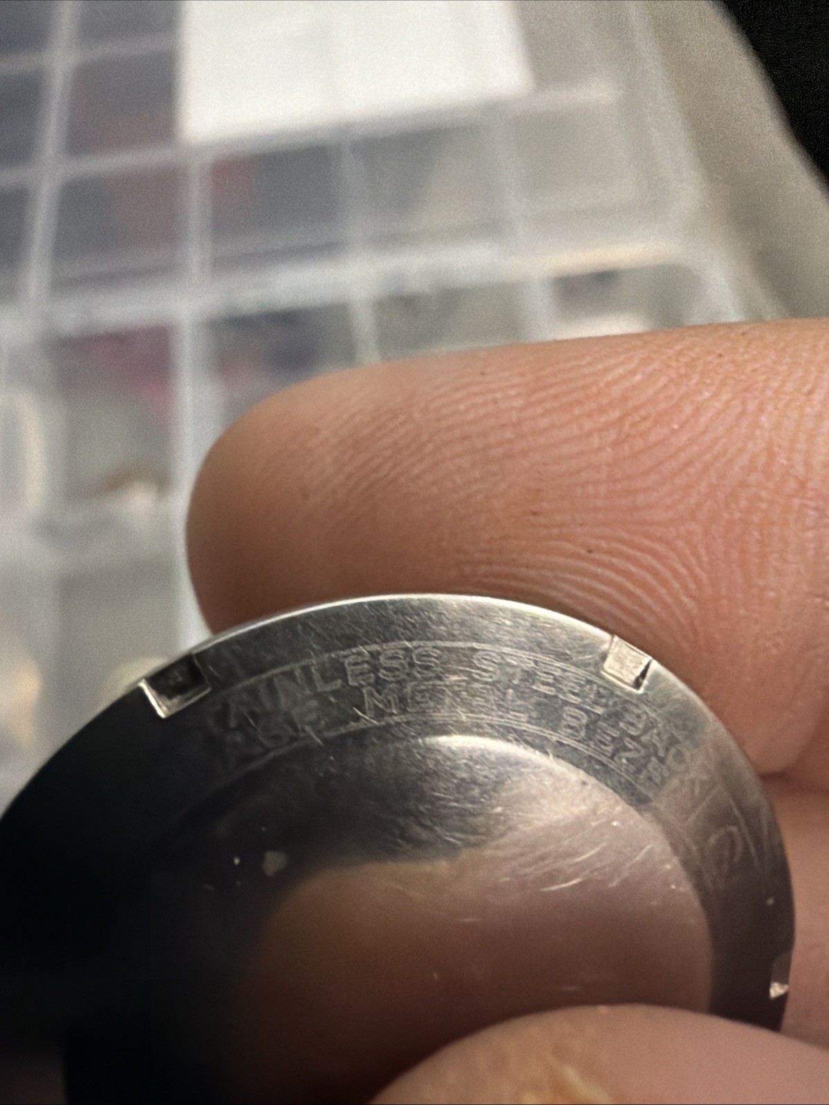 Vintage Caravelle 7574 Screw Down Case Back 31mm E18