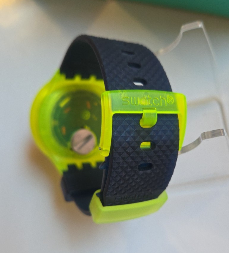 SWATCH NEON TO THE MAX Watch SB06J100 Big Bold Chronograph 2023 Swiss WR 100ft