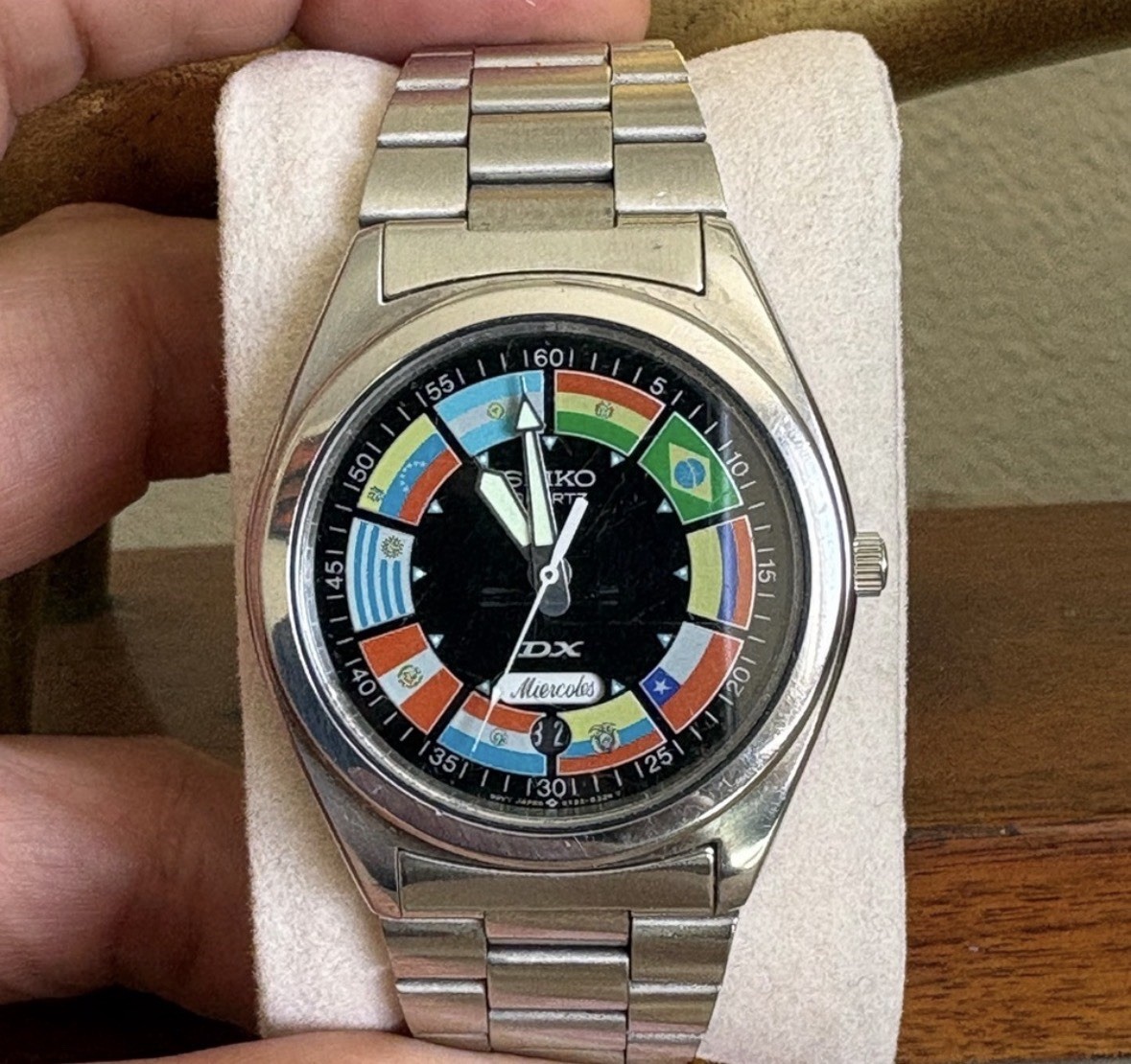 Vintage RARE Seiko Dx FIFA World Cup Latin America Flags Watch 1990