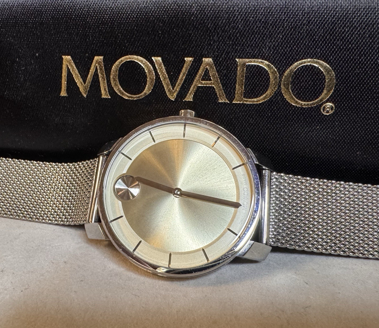 Movado Bold Museum • MB.01.3.14.1807 • Gold Dial • Swiss Quartz Mesh Watch