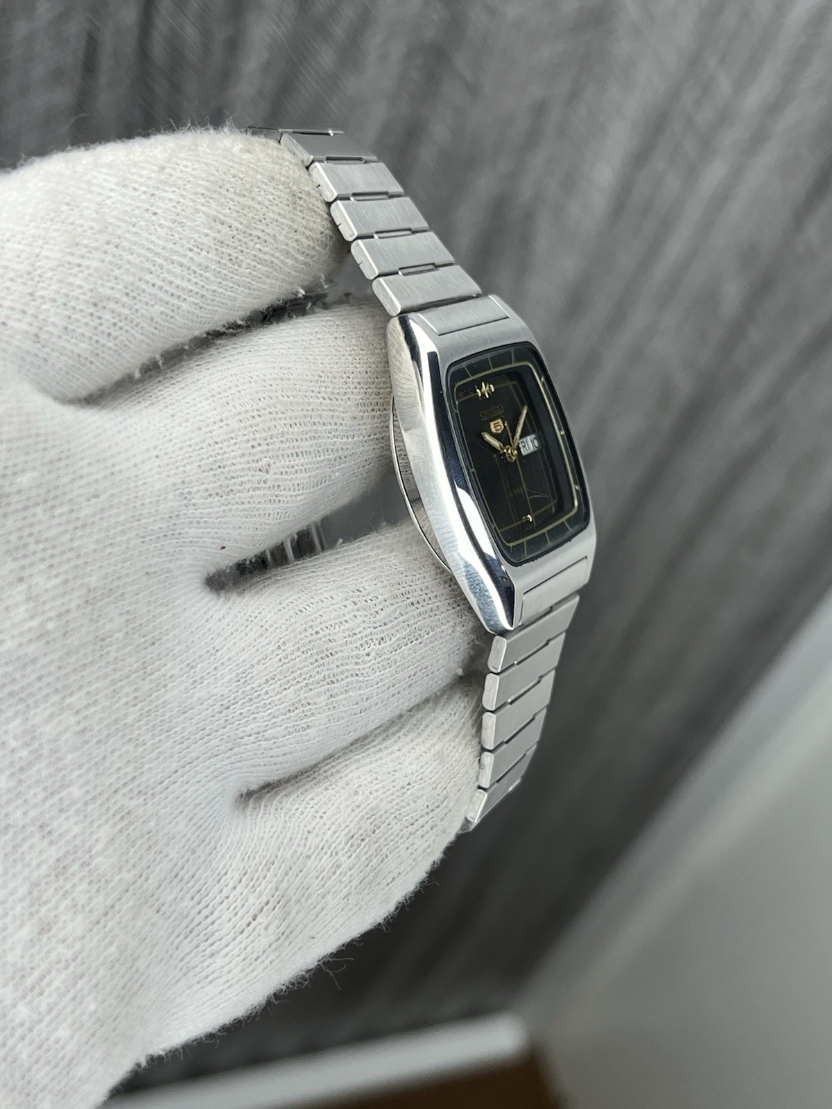 Vintage Seiko 5 Automatic TV Shape 6309-4004 Day/Date Men’s Wristwatch Japan.