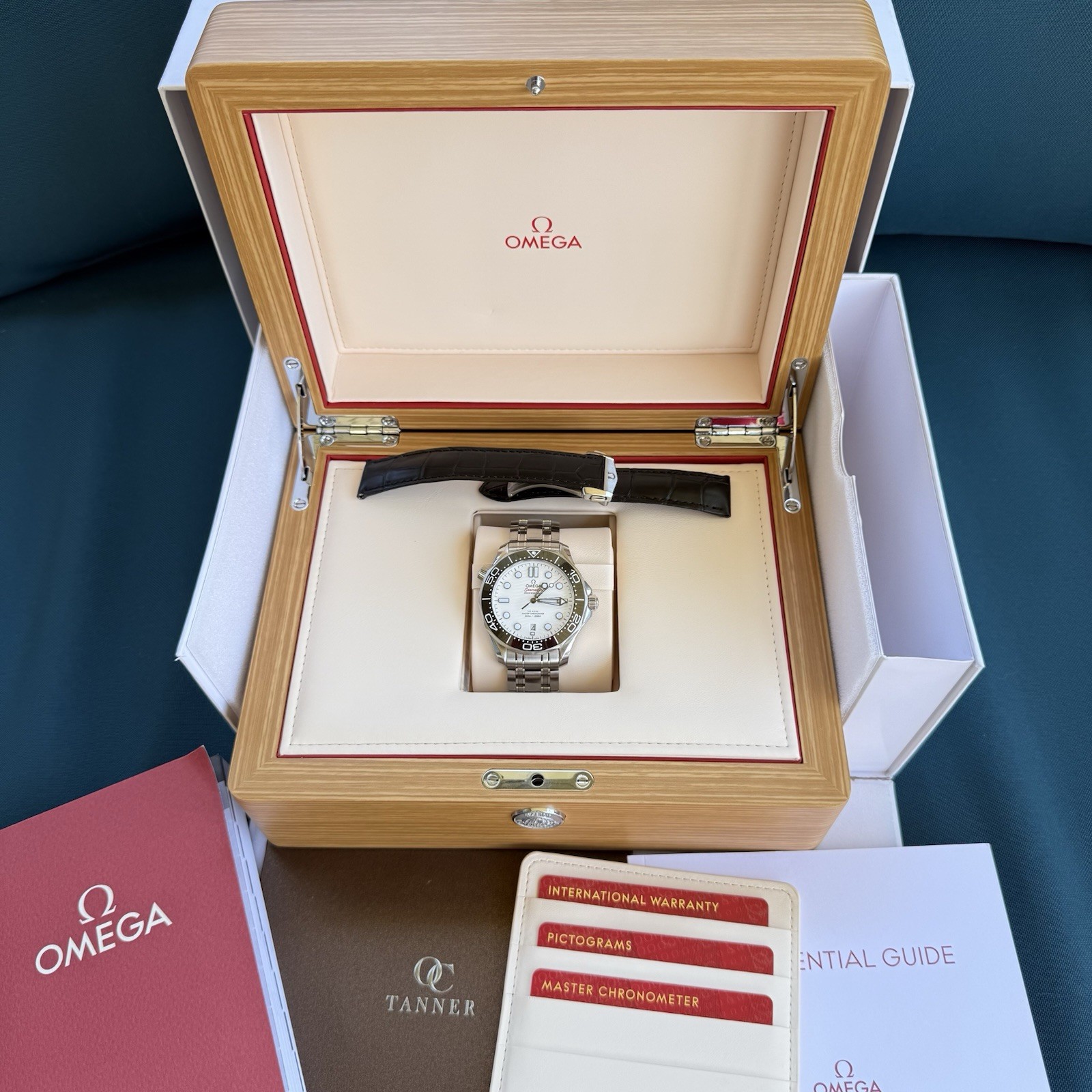 Perfect OMEGA Seamaster Diver 300M 42 Mm 210.30.42.20.04.001 Automatic 8800
