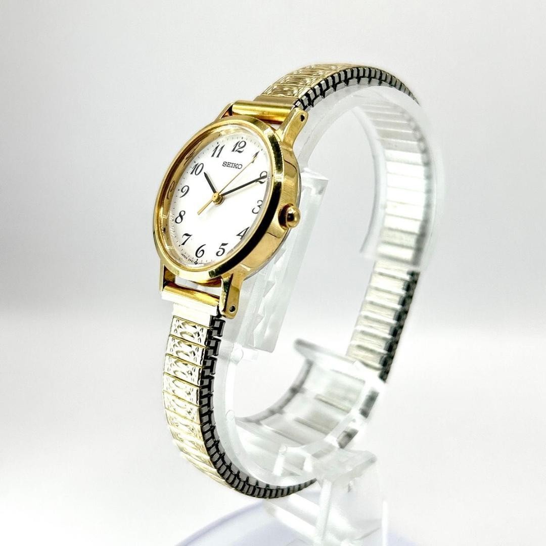 Seiko Ladies Quartz Gold Round Vintage Analog Watch 24.5 mm