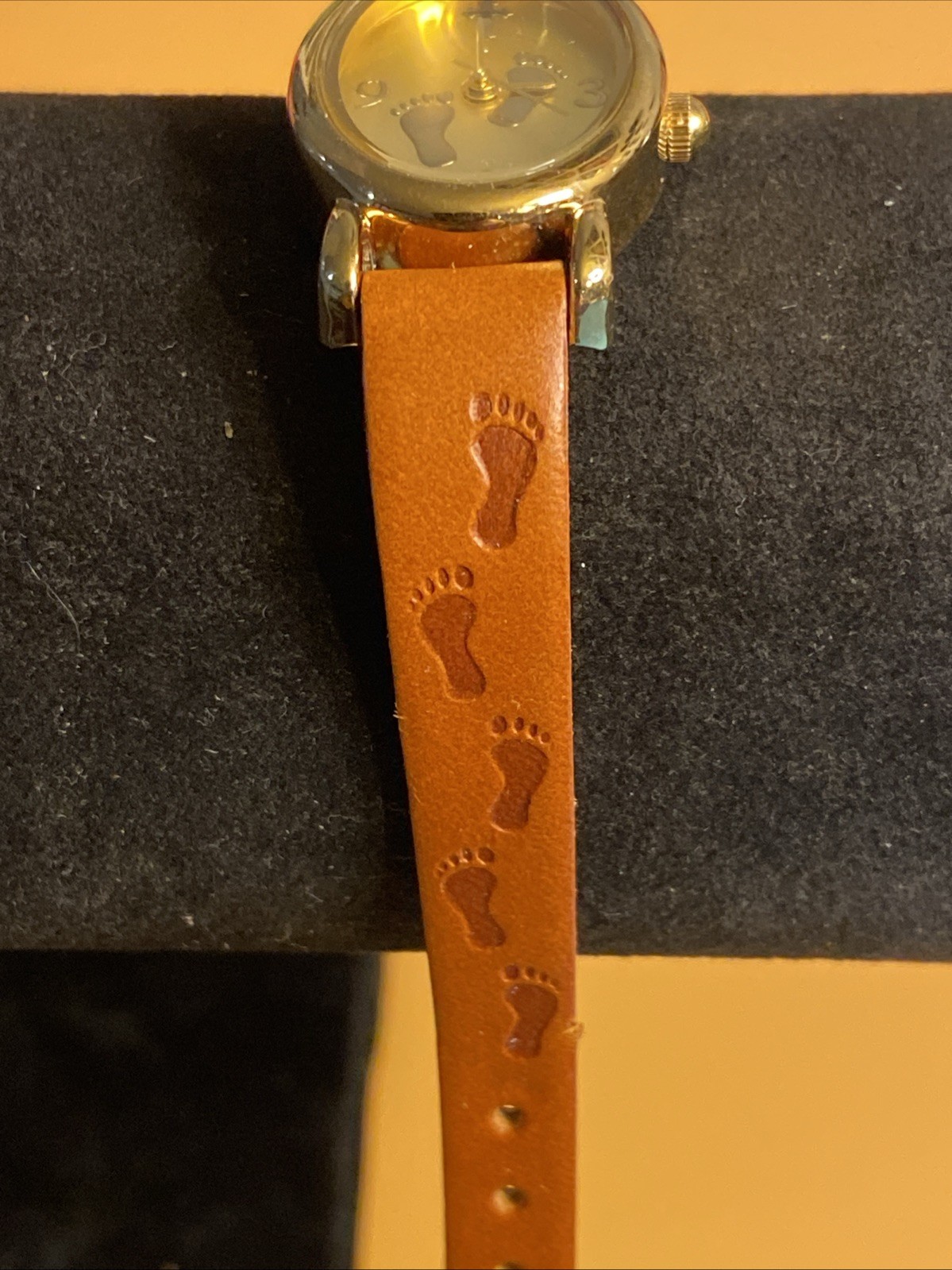Womens “Footprints in the Sand” Watch. New Band & Battery F52367-1/P