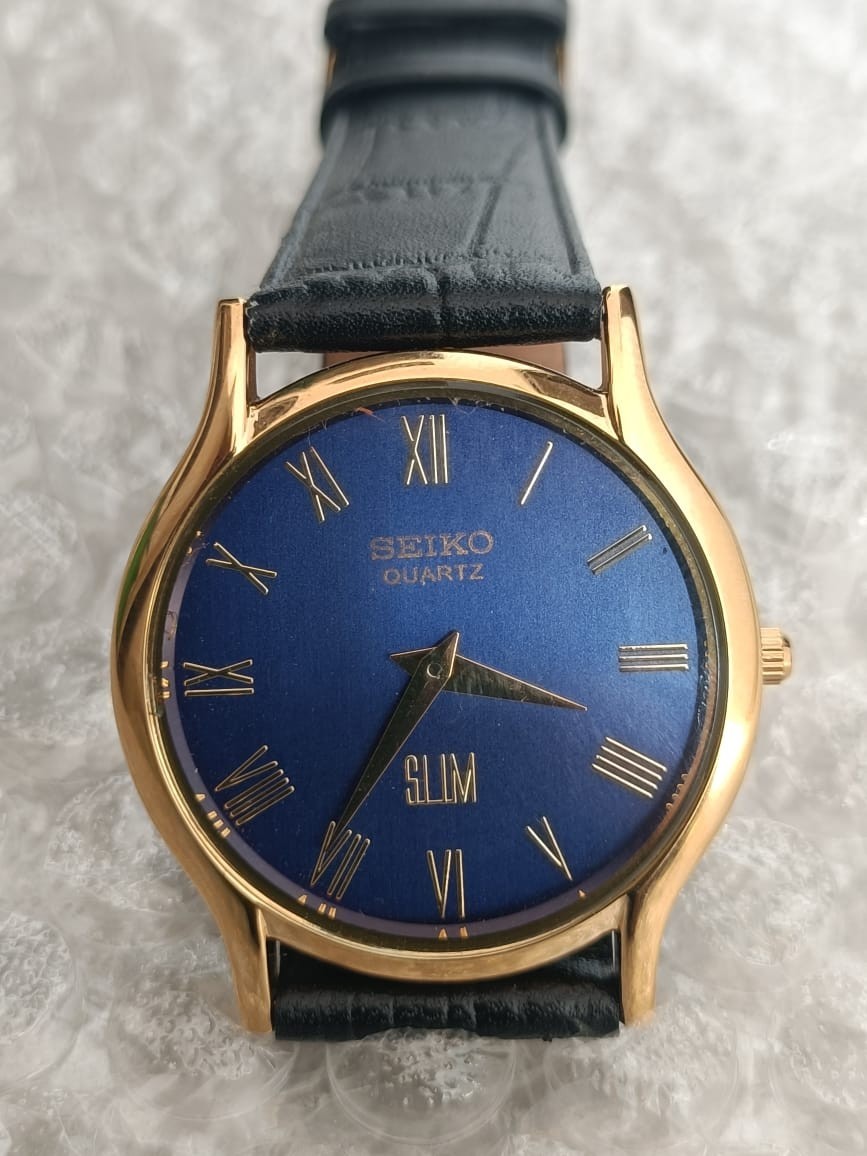 Vintage Seiko Quartz Japan Made Blue Dial Men’s Wrist Watch Looking Good