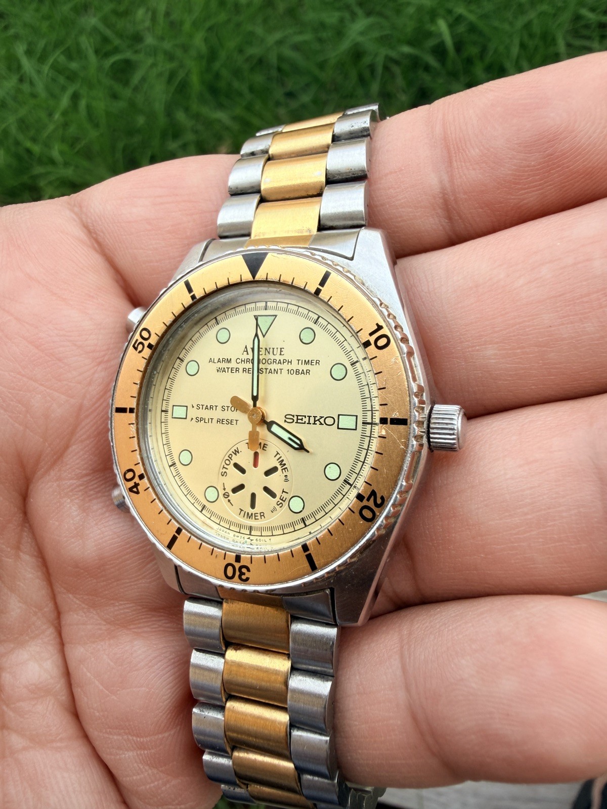 1988 Seiko Avenue Dancing Hands 8M26-600A