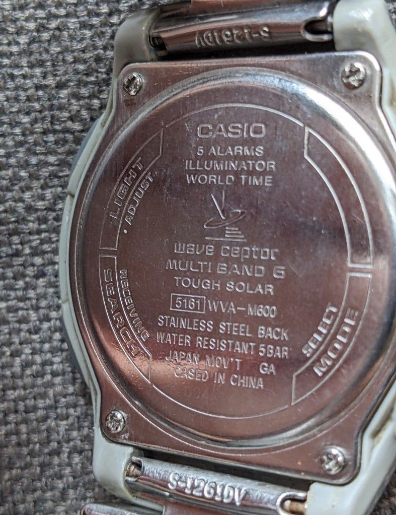 CASIO Waveceptor Radio Solar WVA M600