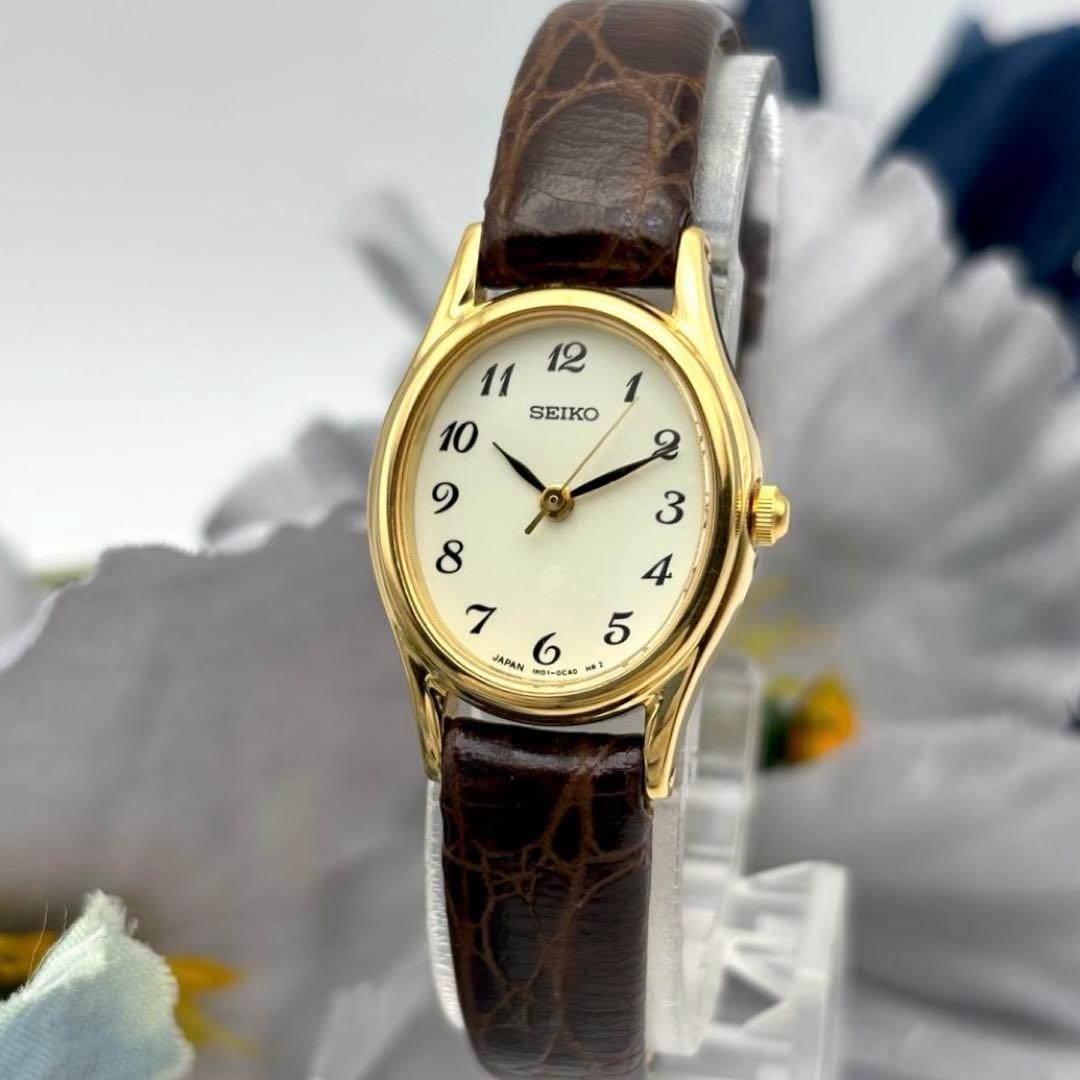 Seiko Oval Black Quartz Vintage Wristwatch Japan New Battery 0613822