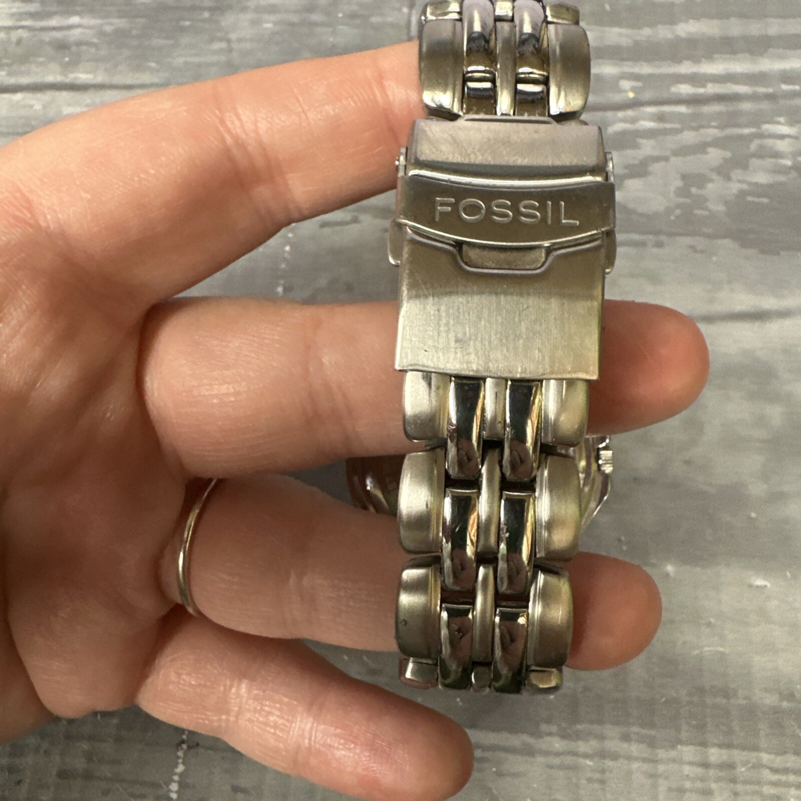 Snap-on Tools FOSSIL Watch with bottom half of tin NO lid to tin