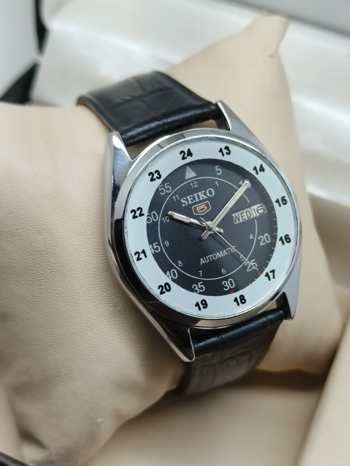 Seiko Refurbished Vintage Black Dial Black Stra Men’s Wrist Watch Free Shipping