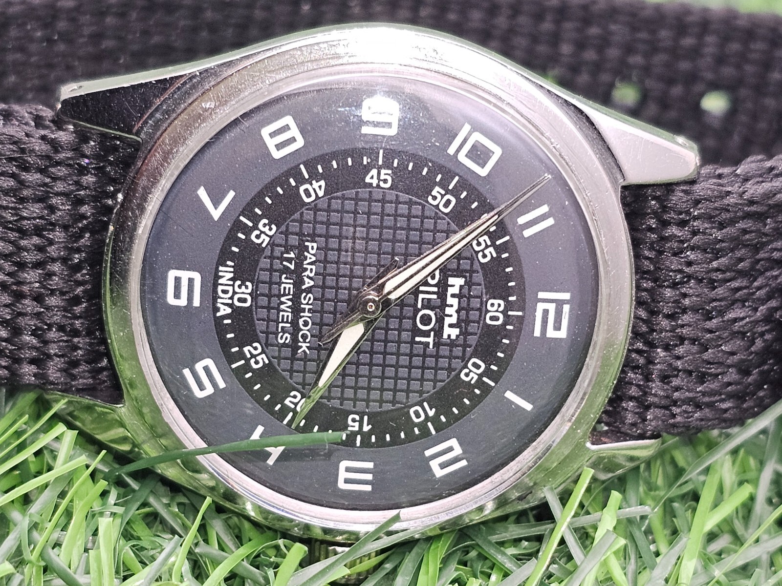 Beautiful Mens HMT Pilot Parashock Mechanical Wind 17J Watch Black Dial