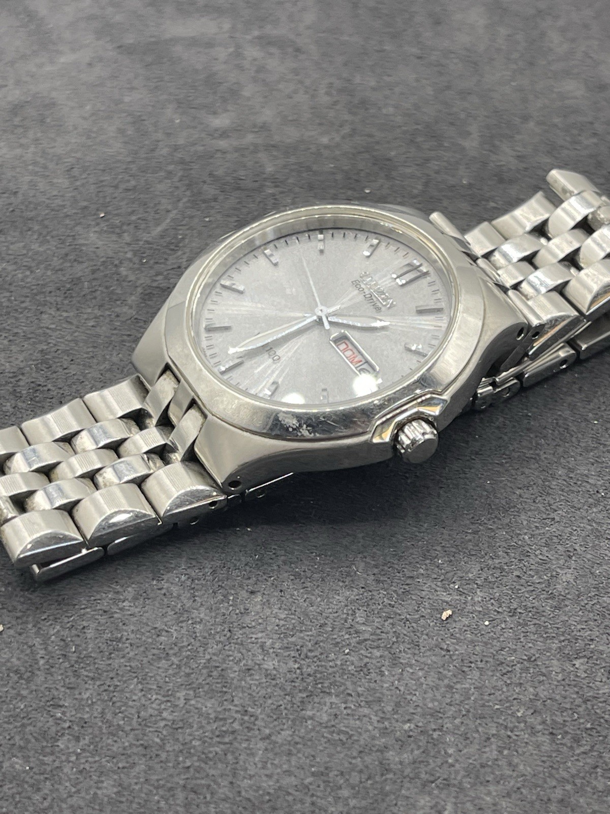 Citizen Eco-Drive Men’s Quartz Silver Sunburst Dial SS Bracelet 40mm, working