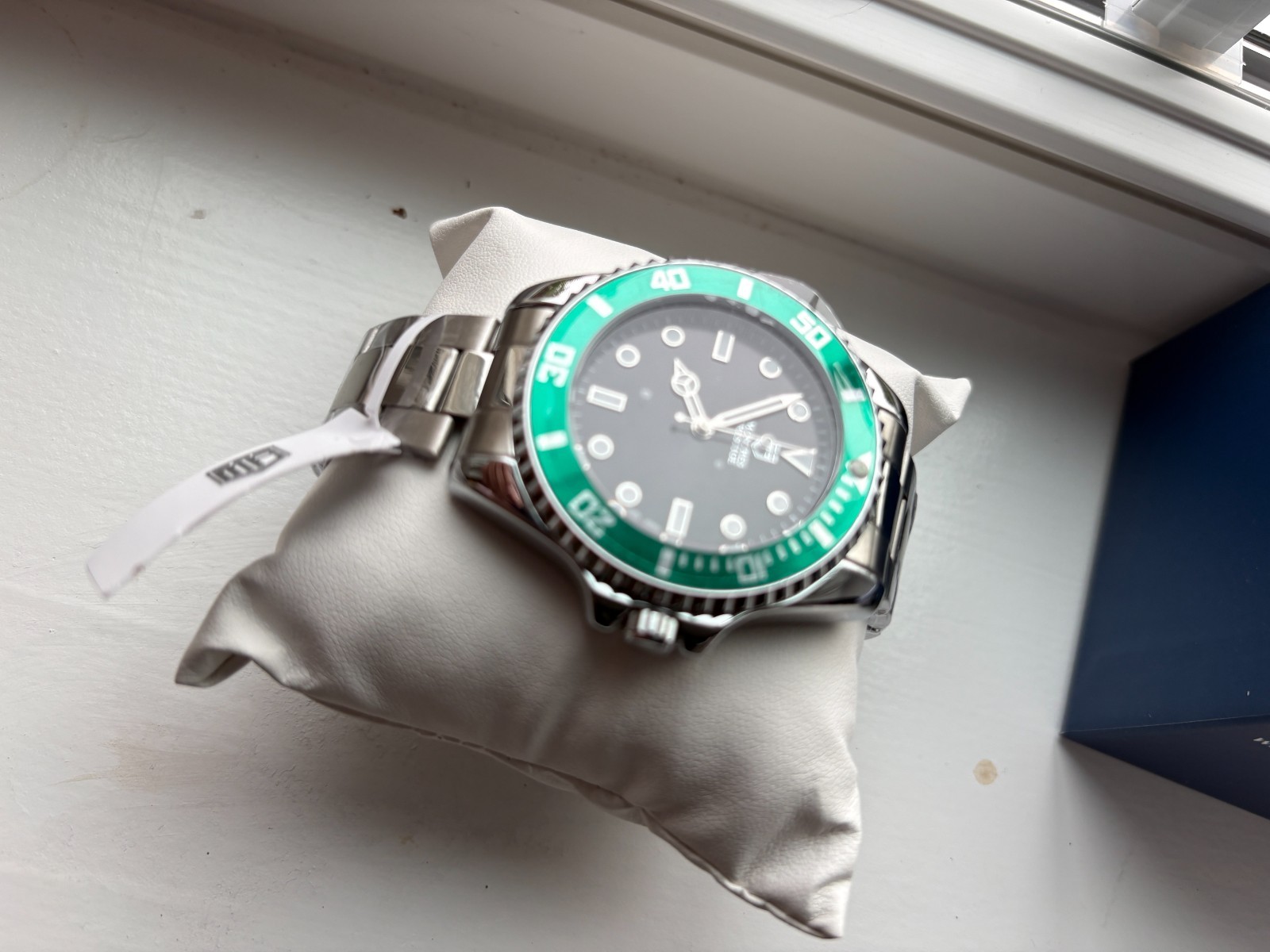 Montres Prestige Men’s Quartz Watch 43mm Black Dial Green Bezel Steel