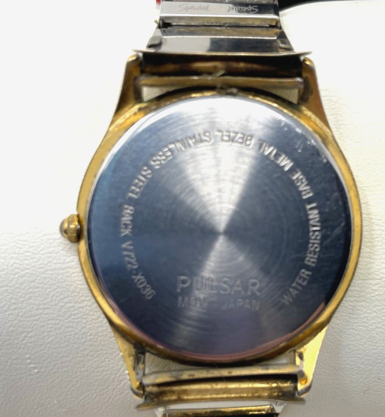 Pulsar Quartz Gold Men’s Wristwatch with Date Window | 8″ Stretch Band