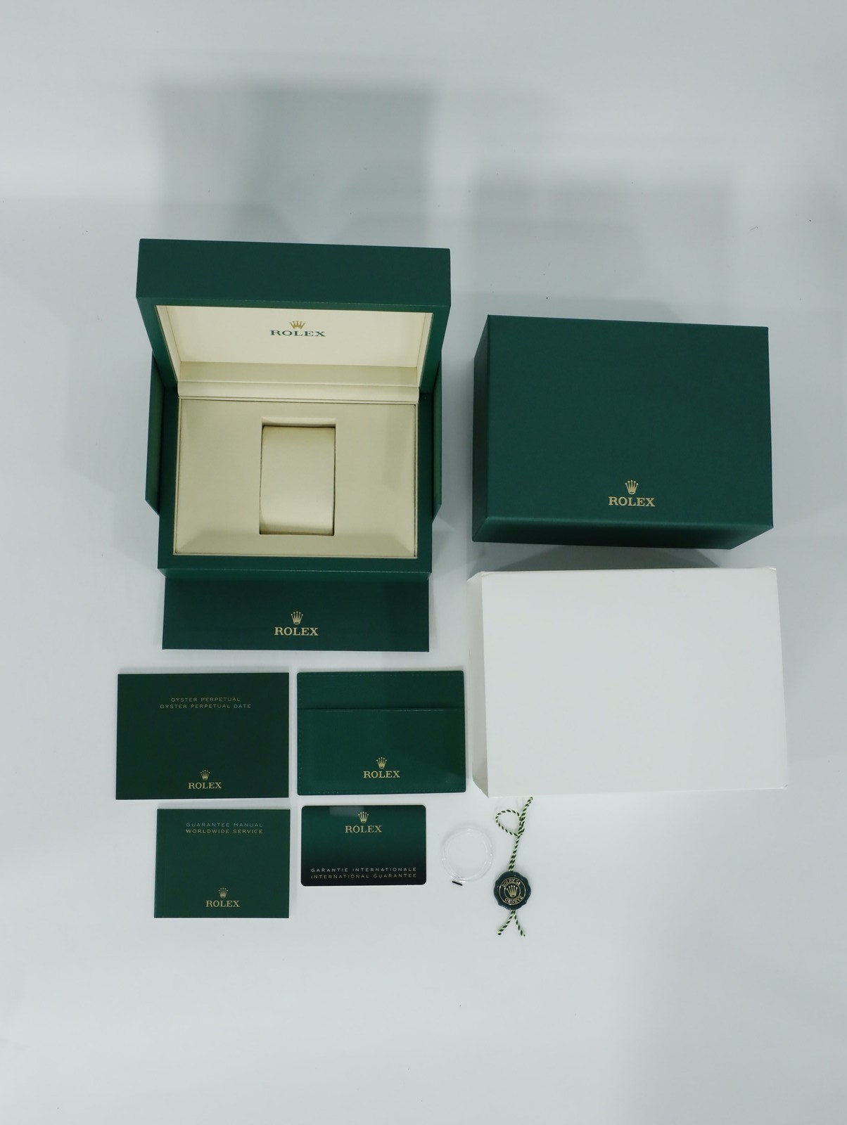 Rolex Oyster Perpetual 36 126000 36mm Sky Blue / Blue Dial Full Set New