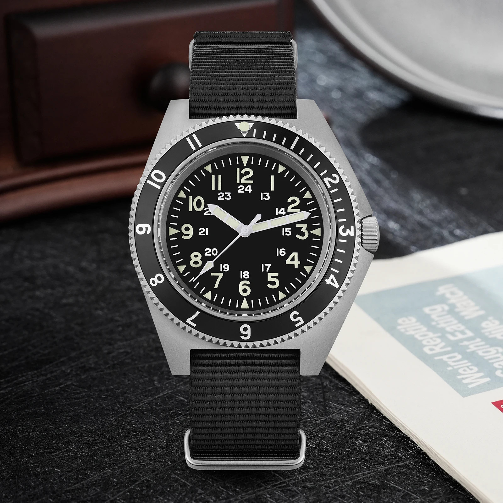 Watchdives WD1972 Quartz Watch VH31 Sweep Movement Sapphire 20Bar Waterproof