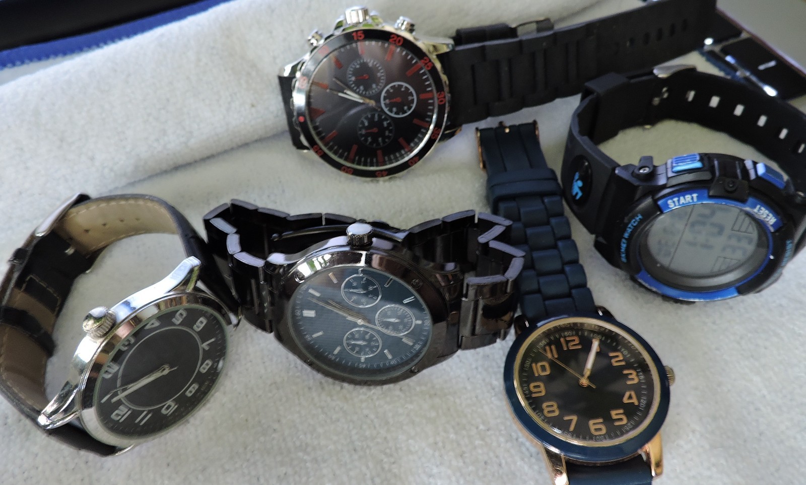 5pc Assorted Mens Watches lot All working condition New batteries