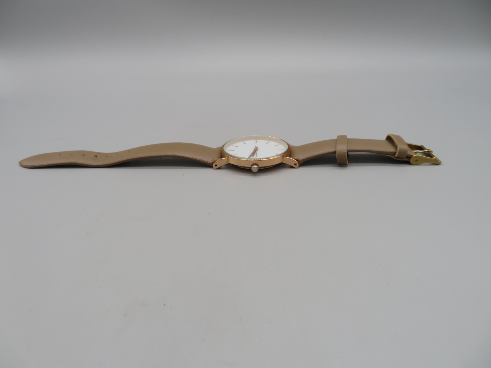 Rose Gold Toned Bezel & Hour Marks Round White Face Watch MR/5005RG New Battery