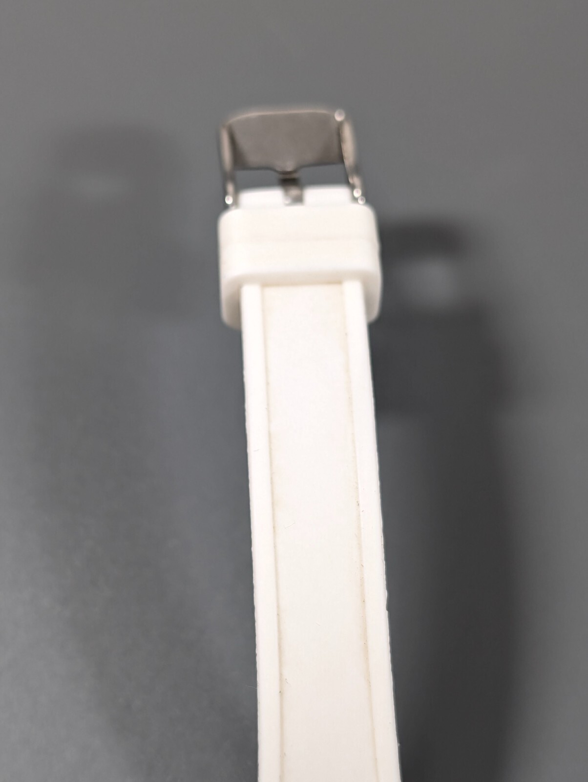 Womens White Pink Silicone Rubber Band Watch 30mm New Battery