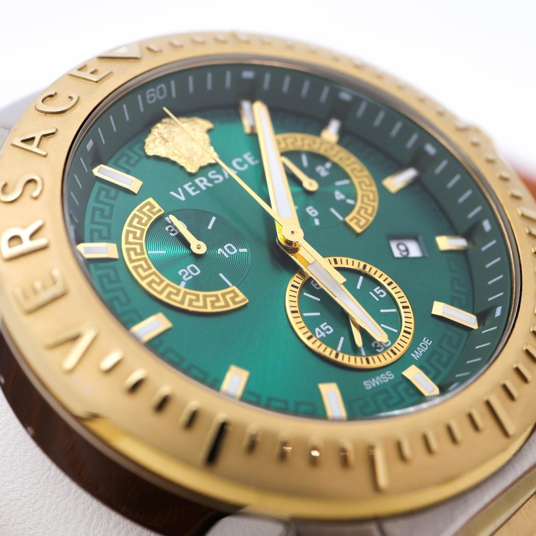 Versace Chronograph Date Green Watch 3834 Quartz Japan 0711995