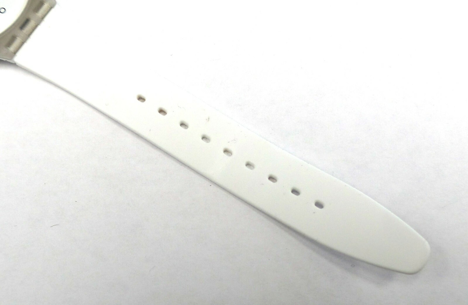 Swatch SVUM101 Skinclass White Dial Gray Plastic Case Silicone Rubber Band Watch