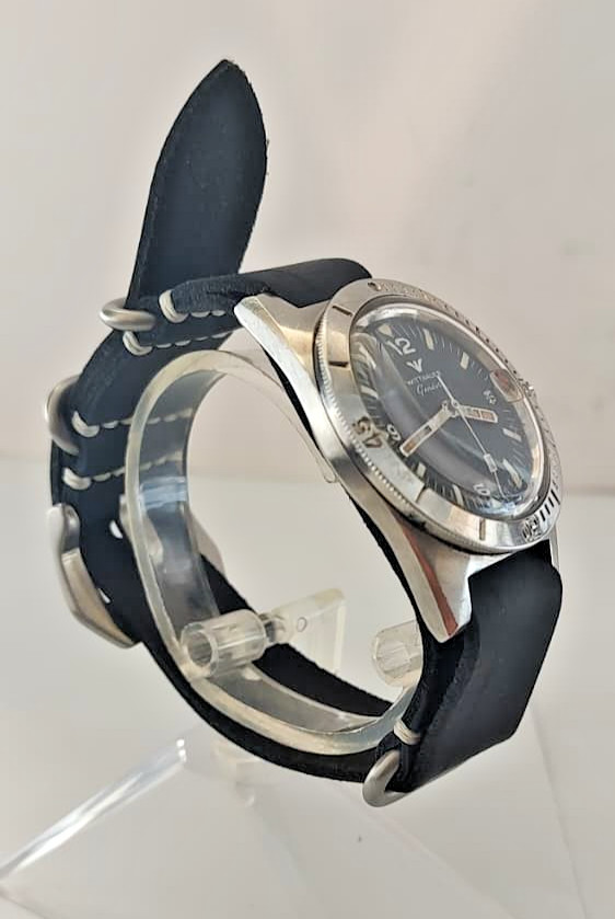 Rare Vintage Wittnauer 4000 Skin Diver 37mm Manual Wind 17J Black Dial 1960