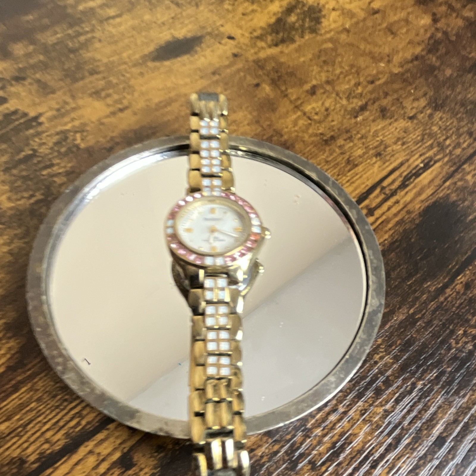 Pulsar Women’s Quartz Analog Wristwatch 24-27.9mm White Dial Pink Bezel