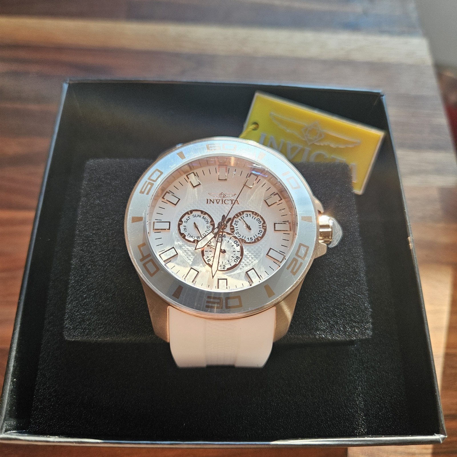Invicta Men’s Pro Diver 50mm Quartz Chronograph Watch IN-30111
