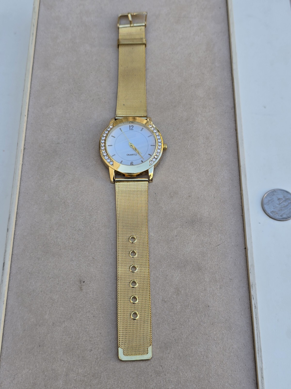 Quartz Gold Tone Mesh Clear Rhinestones Ladies Wrist Watch 7″ Needs Battery