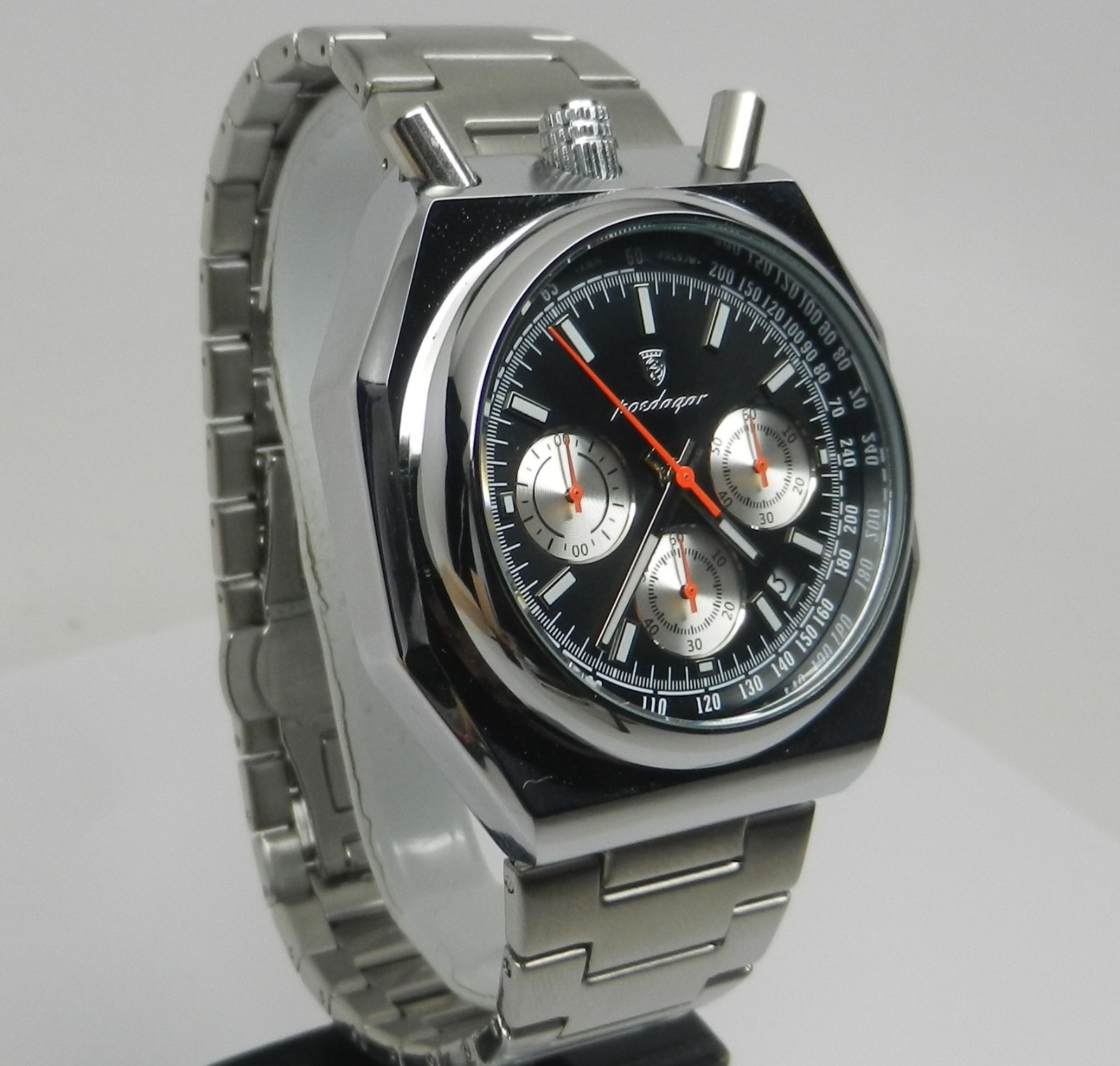 Men’s Retro Vintage Design Bullhead Octagon Chronograph Racing Driver 43mm Watch