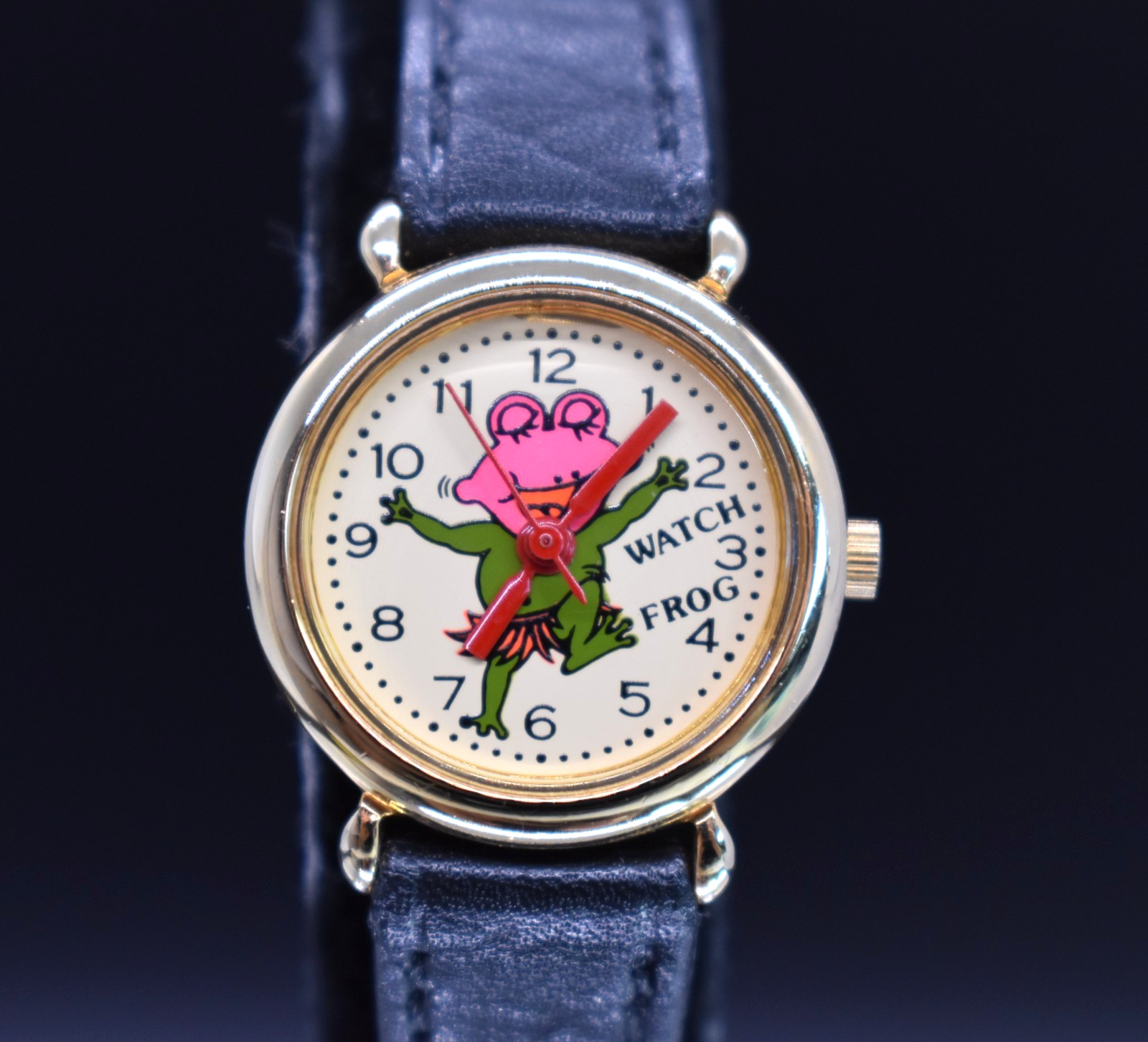 Vintage Watch Frog Character Quartz Watch 1990s Women’s Novelty Gold Tone 23mm