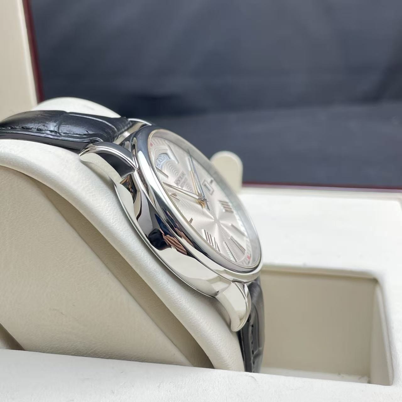 Montblanc White Roman Dial 4810 Men’s Watch U0114853 Automatic 40.5mm Day Date