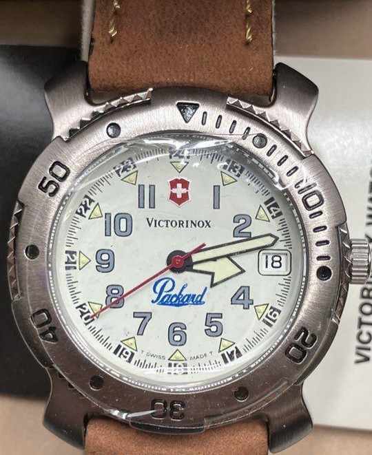 *NIB* Victorinox Swiss Army Watch Model 35072 Packard Heritage Dial