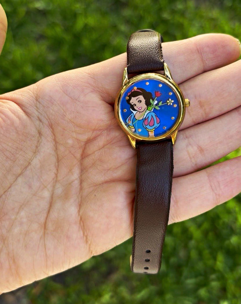 Disney Snow White Quartz Watch Blue Cartoon Dial 30m Brown Leather Gold Case