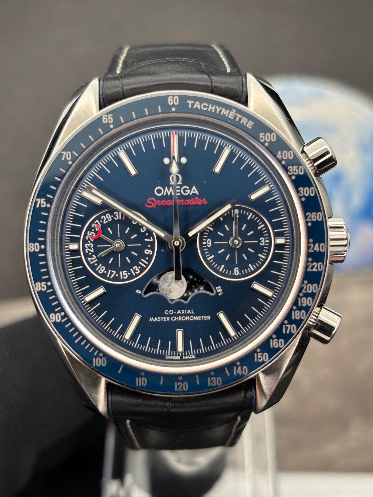 OMEGA Speedmaster Moonphase 304.33.44.52.03.001