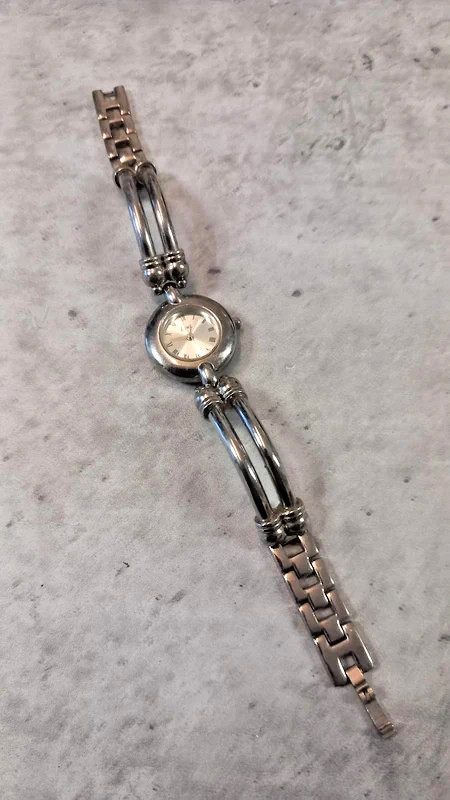 Elegant Vintage Charm Ladies Watch – Length 18cm – Fitted with New Battery