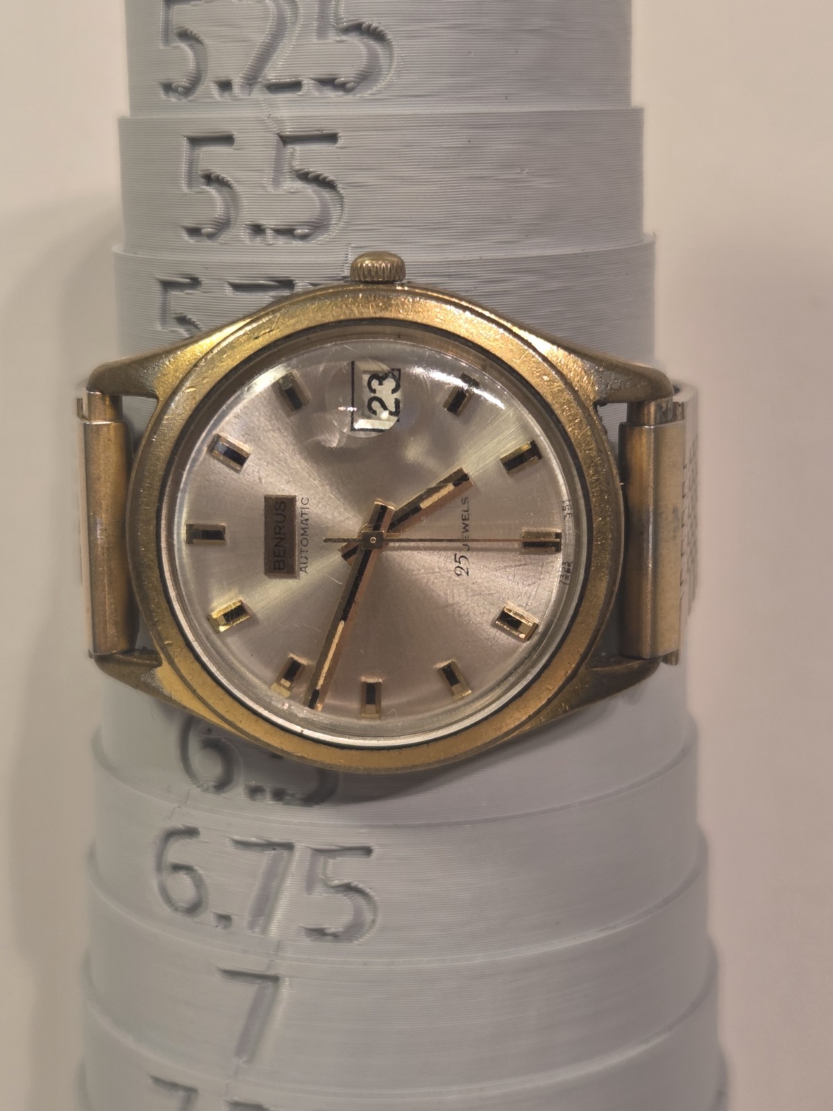 Vintage Benrus 25 Jewel Automatic Swiss Mens Watch Gold Tone Date WR