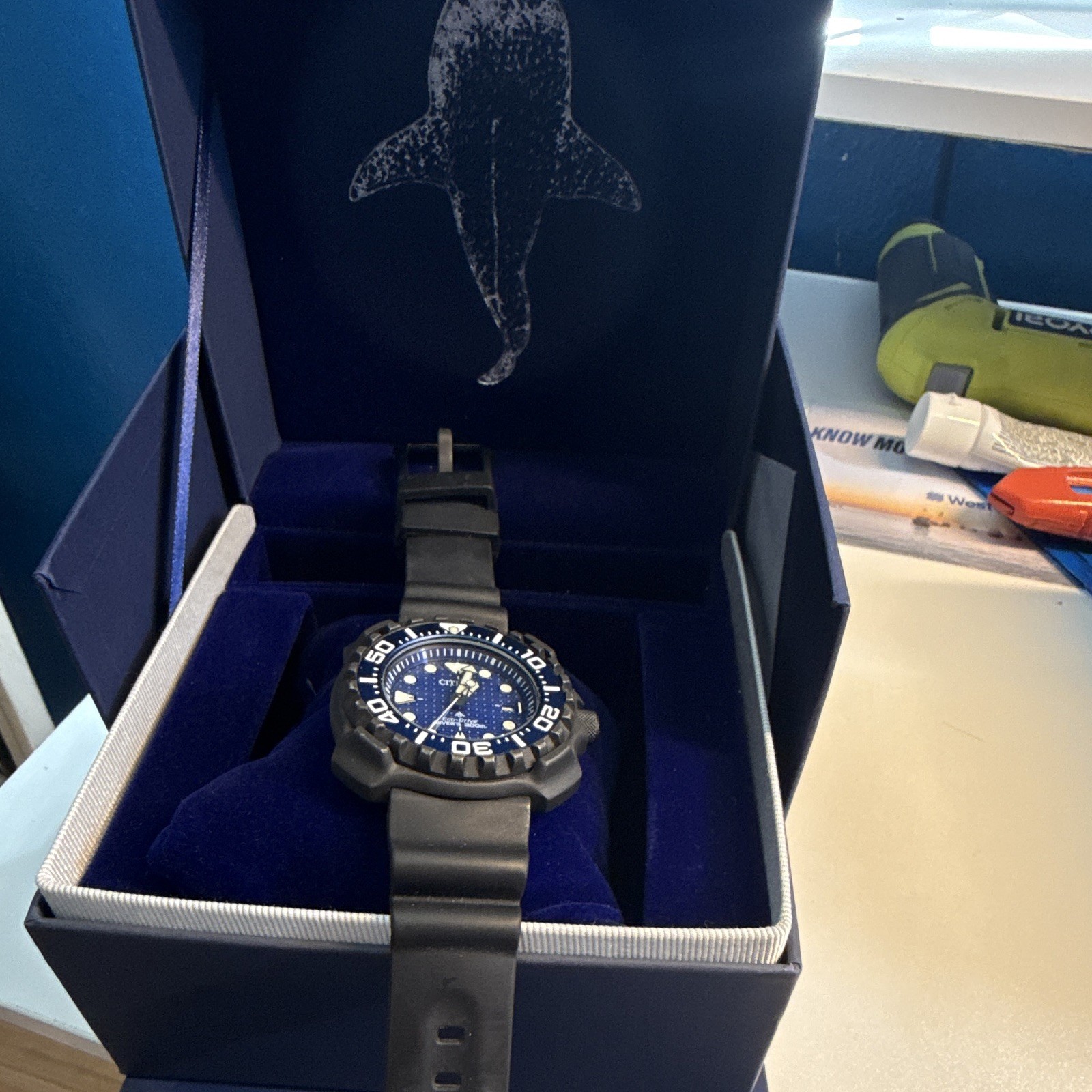 Citizen Promaster Whale Shark Quartz Diver 200m Blue Dial w/ Box