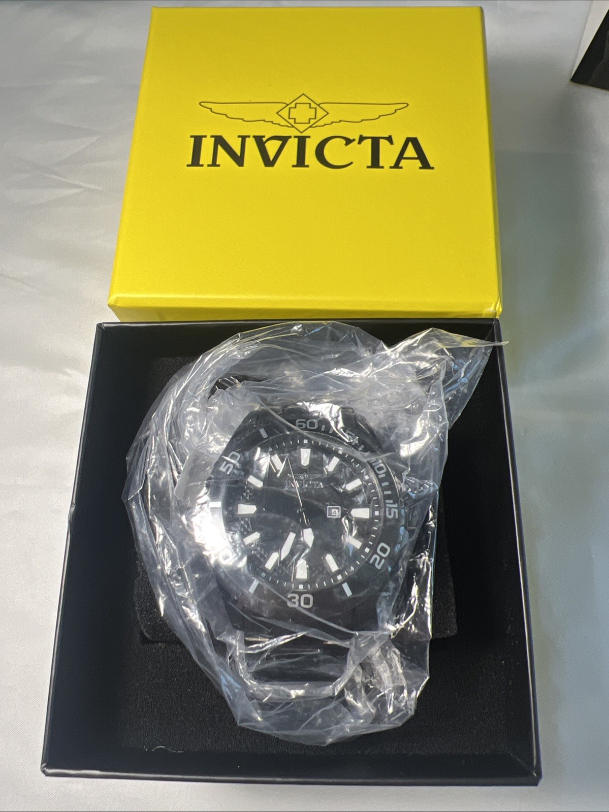 Invicta Pro Diver Men’s Watch. All Black, 2 Tone Gloss And Flat Black Band!!