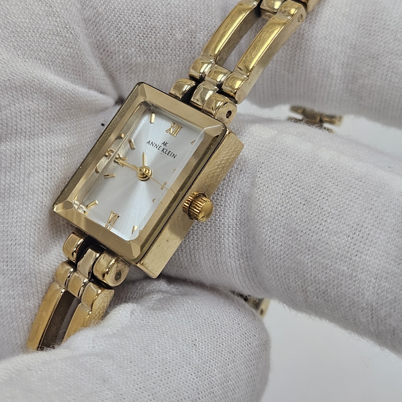 Anne Klein Womens Wrist Watch 16mm Gold Tone Case Quartz 10/4898 New Battery