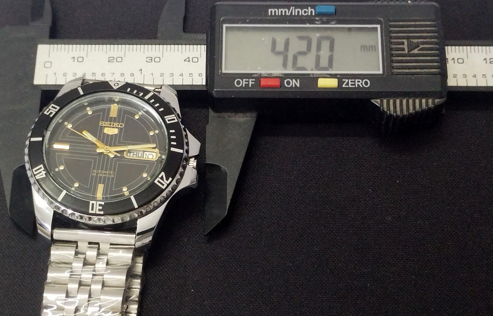 Vintage Seiko 5 Automatic Watch for Men Black Dial Excellent Condition