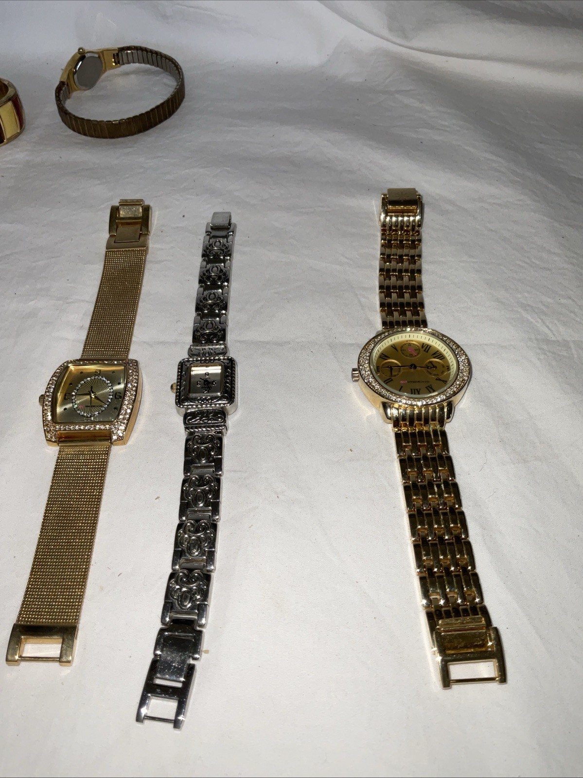 Lot Of 13 Vintage Watches Various Brands Untested