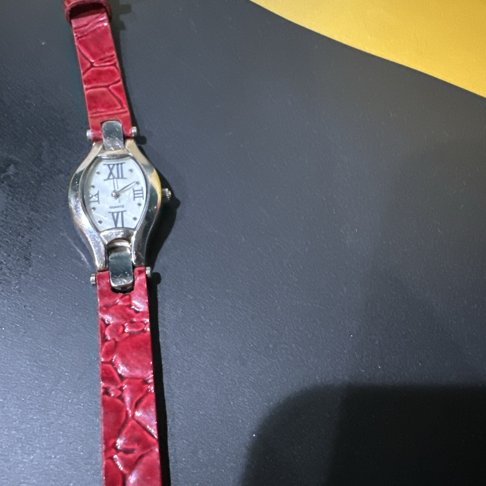 Classic Working Red Classic Ladies Watch Quartz Leather Band for Women Fancy