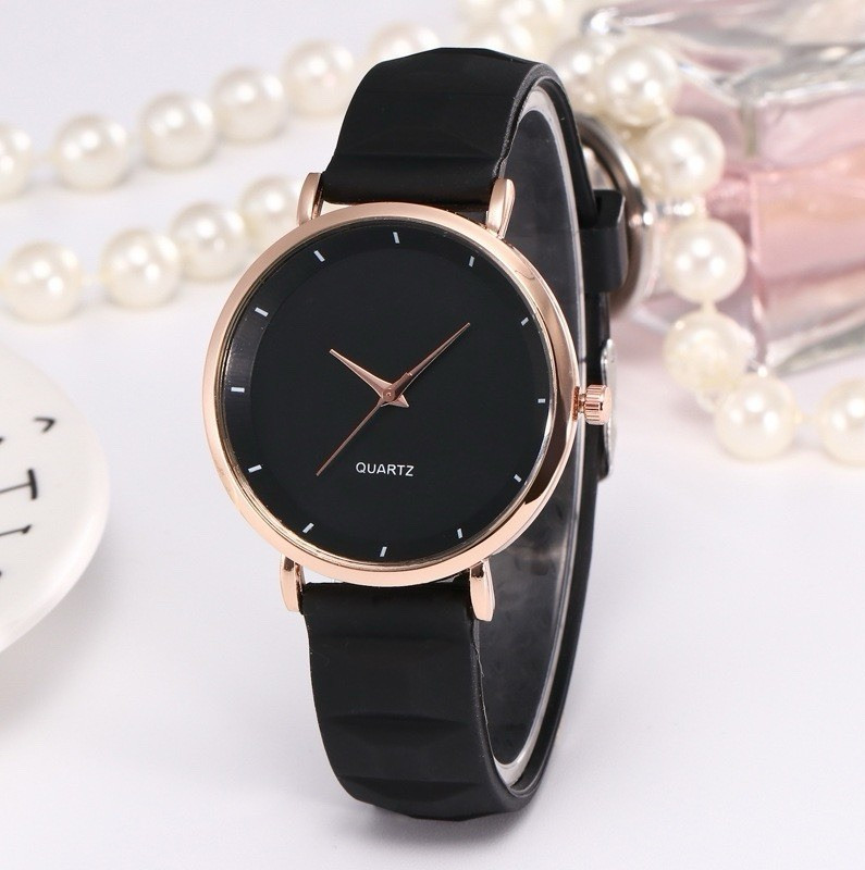 Quartz Analog Wristwatch Black Dial Rose Gold Tone Case Black Silicone Band